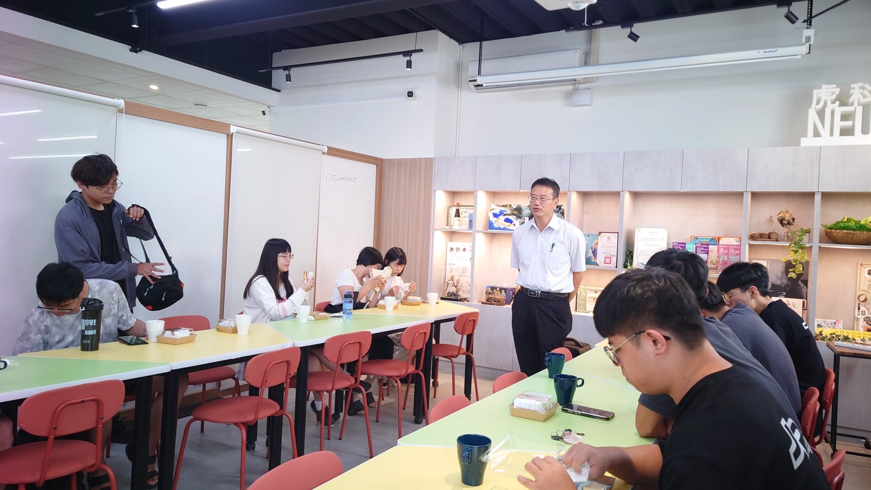 寒假期間在虎科大高教深耕成果展開設手作課程.jpg